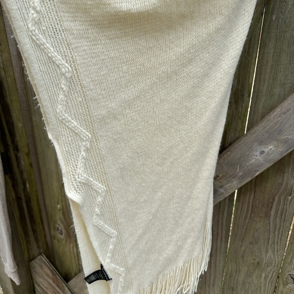 Do Everything in Love Boho Crocheted Knit Fringe Trim Kimono Cardigan Sweater - Picture 11 of 16